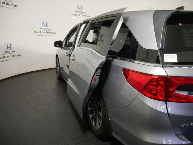 Photo of 2023 Lunar Silver Metallic Honda Odyssey