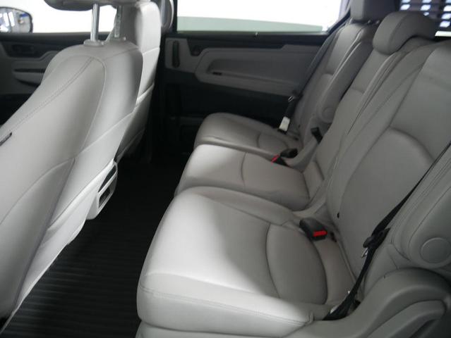 Photo of 2023 Lunar Silver Metallic Honda Odyssey