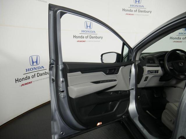 Photo of 2023 Lunar Silver Metallic Honda Odyssey
