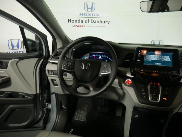 Photo of 2023 Lunar Silver Metallic Honda Odyssey
