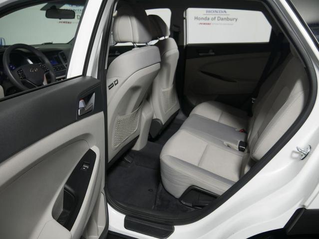 Photo of 2018 Dazzling White Hyundai TUCSON