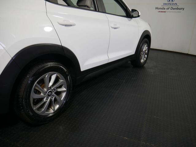 Photo of 2018 Dazzling White Hyundai TUCSON