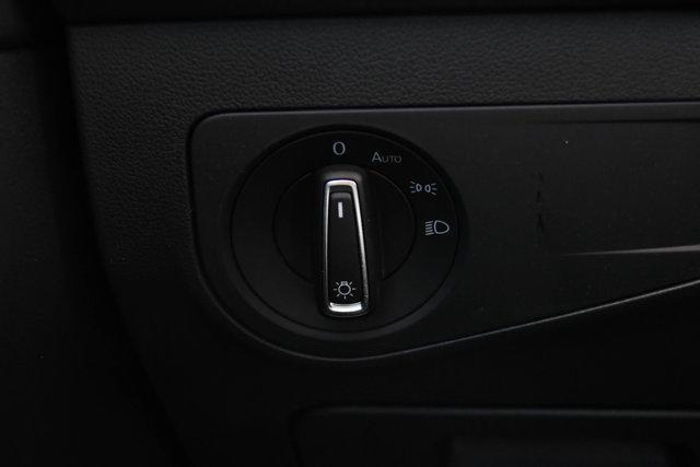Photo of 2022 Pure White Volkswagen Tiguan