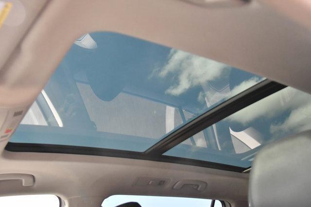 Photo of 2022 Pure White Volkswagen Tiguan