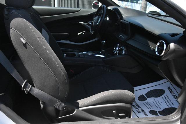 Photo of 2020 Summit White Chevrolet Camaro