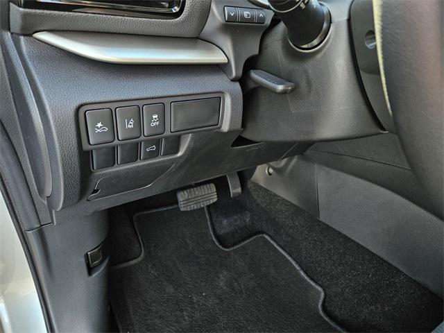 Photo of 2025 Alloy Silver Metallic Mitsubishi Eclipse Cross
