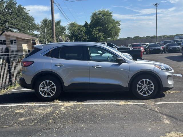 Photo of 2022 Silver Metallic Ford Escape