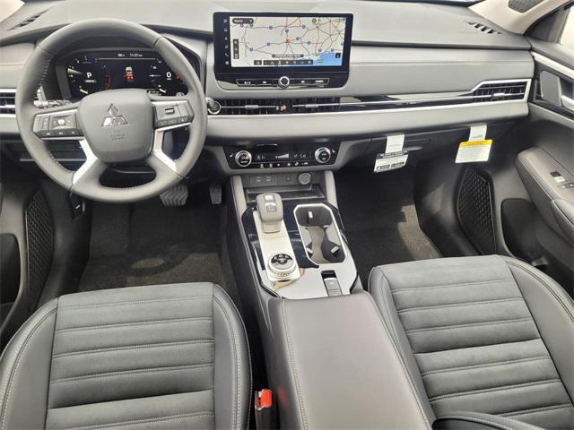 Photo of 2025 Alloy Silver Metallic Mitsubishi Outlander