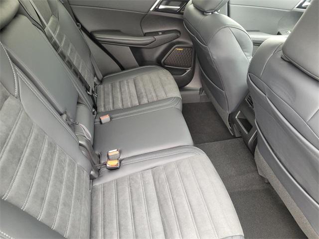 Photo of 2025 Alloy Silver Metallic Mitsubishi Outlander