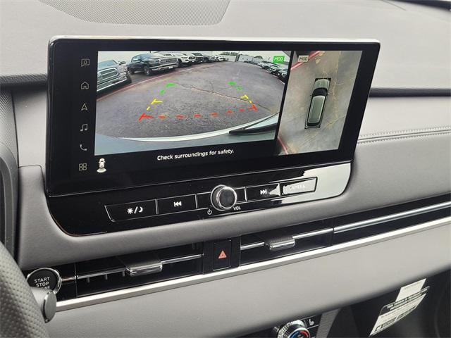Photo of 2025 Alloy Silver Metallic Mitsubishi Outlander