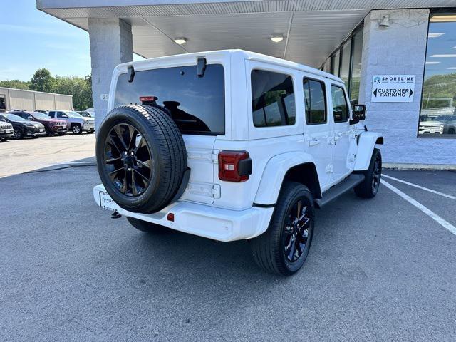 Photo of 2022 Bright White Clearcoat Jeep Wrangler Unlimited