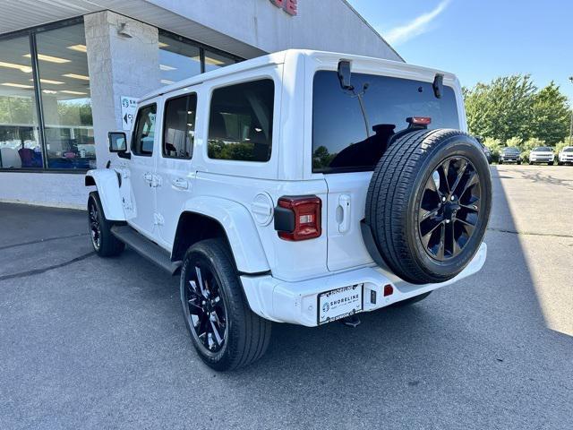 Photo of 2022 Bright White Clearcoat Jeep Wrangler Unlimited