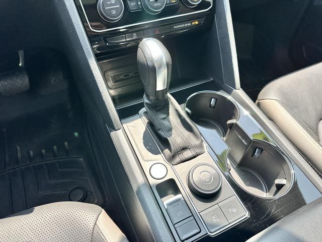 Photo of 2020 Pure White Volkswagen Atlas Cross Sport