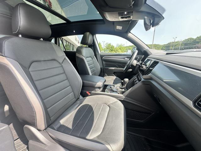 Photo of 2020 Pure White Volkswagen Atlas Cross Sport
