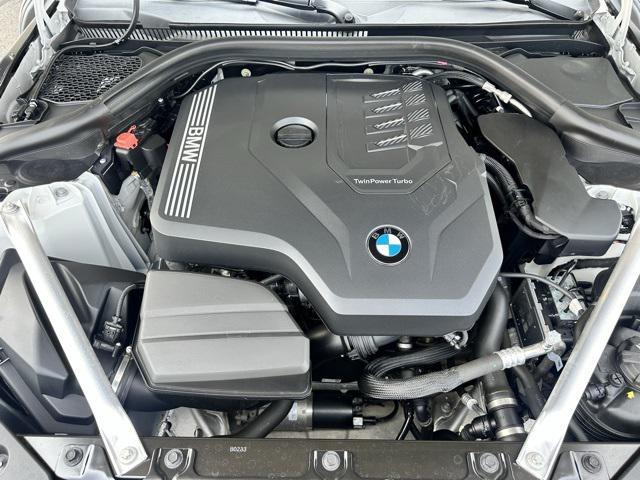 Photo of 2023 Alpine White BMW Z4