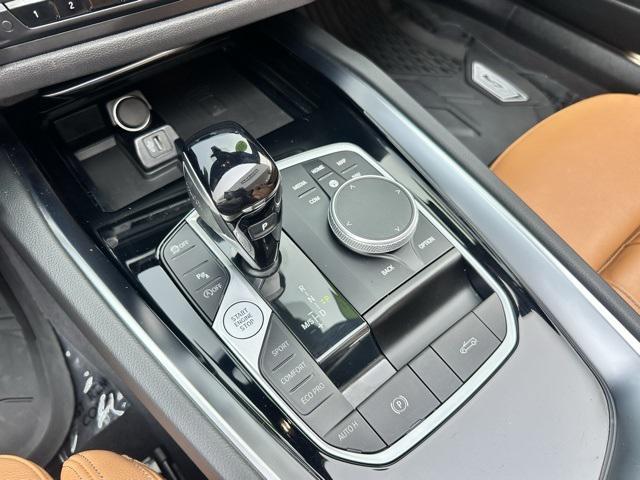 Photo of 2023 Alpine White BMW Z4