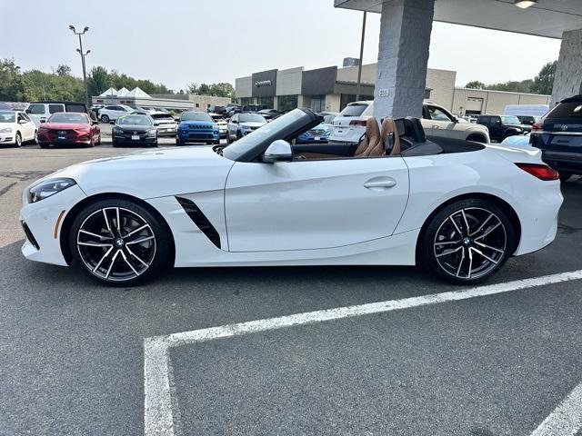 Photo of 2023 Alpine White BMW Z4