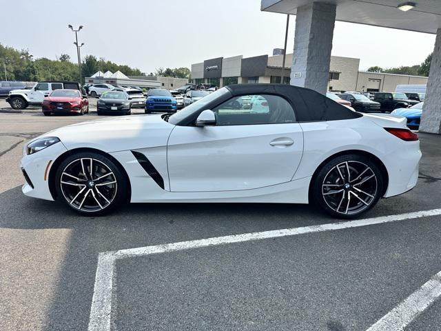 Photo of 2023 Alpine White BMW Z4