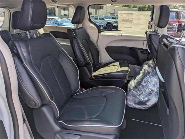 Photo of 2023 Bright White Clearcoat Chrysler Pacifica Hybrid