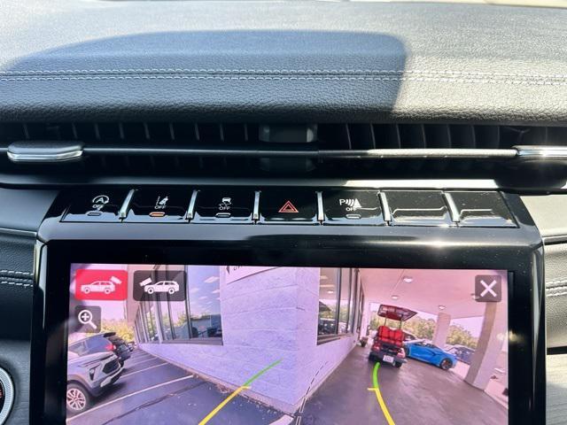Photo of 2025 Diamond Black Crystal Pearlcoat Jeep Grand Cherokee L