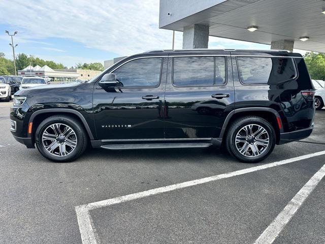 Photo of 2022 Diamond Black Crystal Pearlcoat Jeep Wagoneer