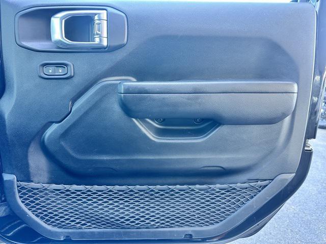 Photo of 2021 Black Clearcoat Jeep Wrangler