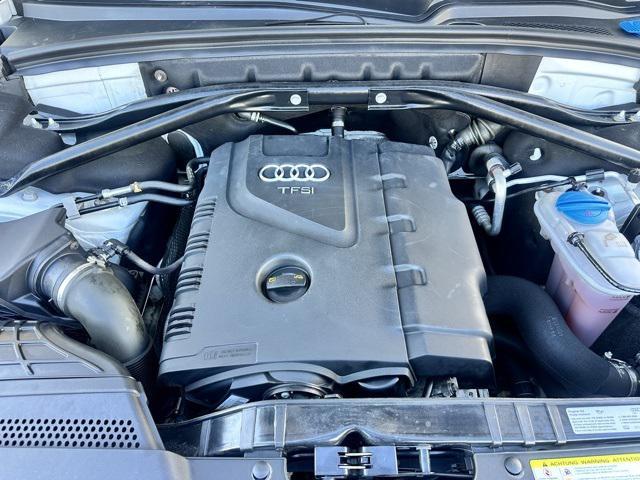 Photo of 2017 Glacier White Audi Q5