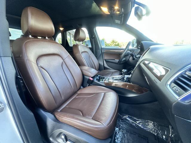 Photo of 2017 Glacier White Audi Q5