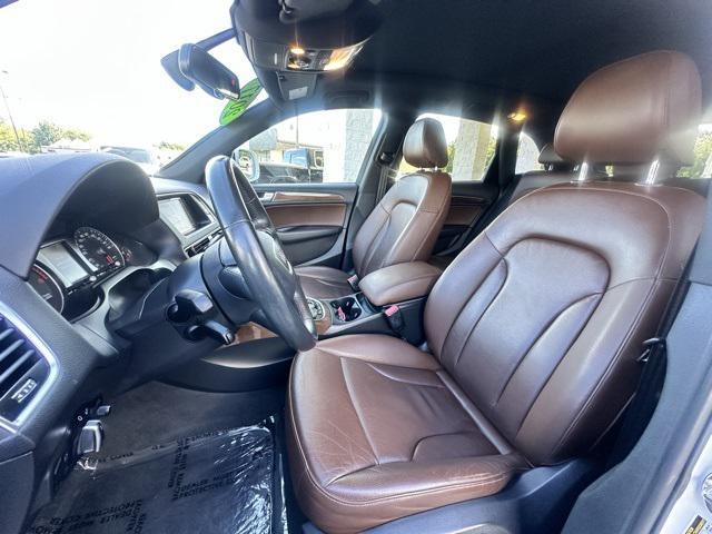 Photo of 2017 Glacier White Audi Q5