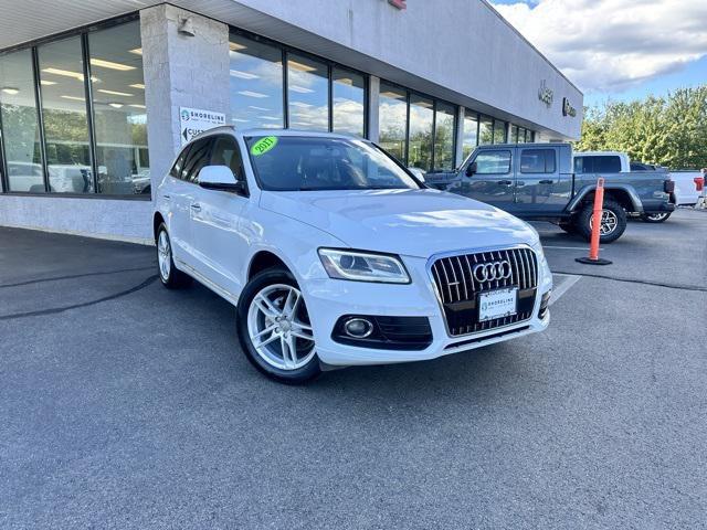 Photo of 2017 Glacier White Audi Q5