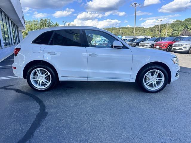 Photo of 2017 Glacier White Audi Q5