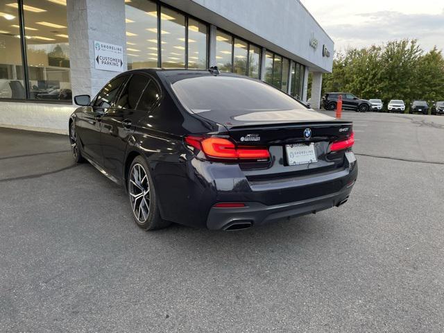 Photo of 2021 Carbon Black Metallic BMW 540