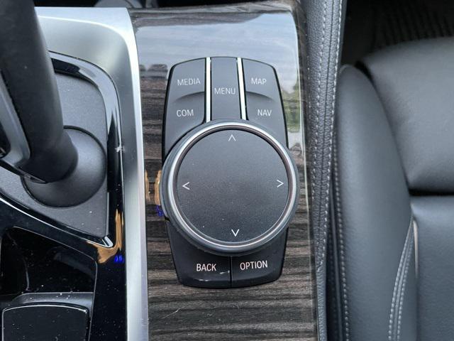 Photo of 2021 Carbon Black Metallic BMW 540
