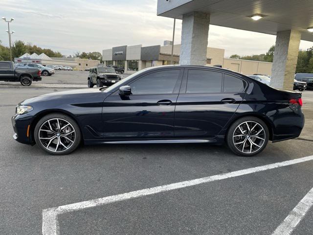 Photo of 2021 Carbon Black Metallic BMW 540