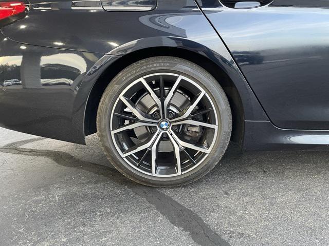 Photo of 2021 Carbon Black Metallic BMW 540