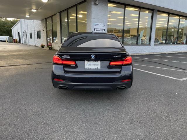 Photo of 2021 Carbon Black Metallic BMW 540