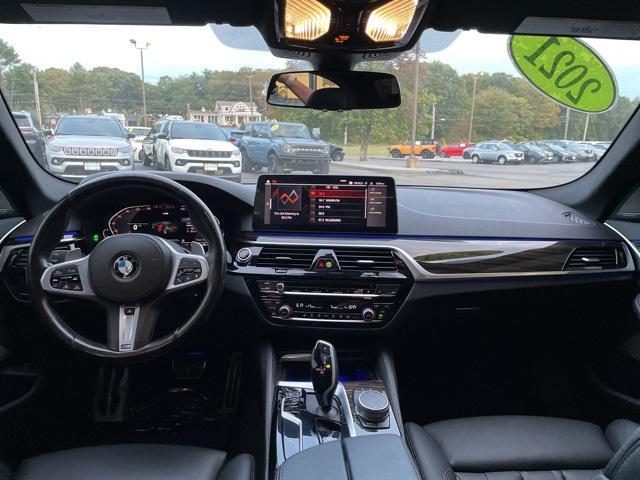 Photo of 2021 Carbon Black Metallic BMW 540