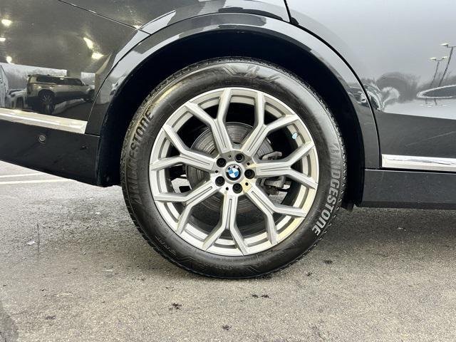 Photo of 2022 Black Sapphire Metallic BMW X7