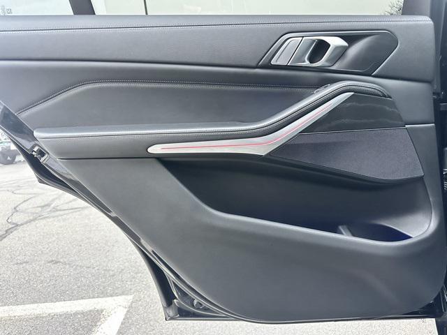 Photo of 2022 Black Sapphire Metallic BMW X7