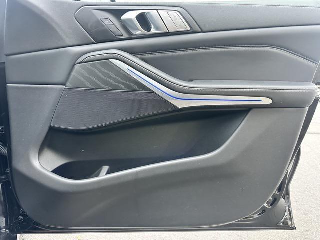 Photo of 2022 Black Sapphire Metallic BMW X7