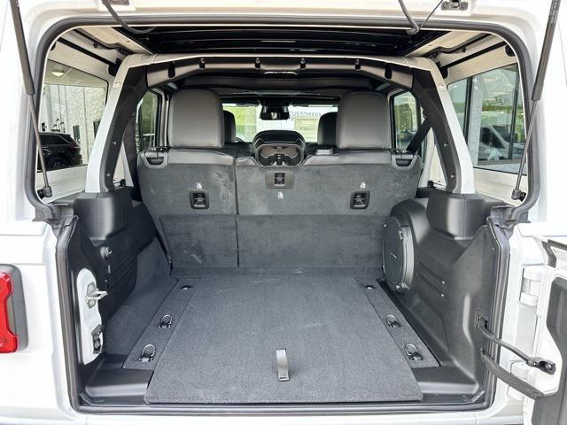 Photo of 2025 Bright White Clearcoat Jeep Wrangler