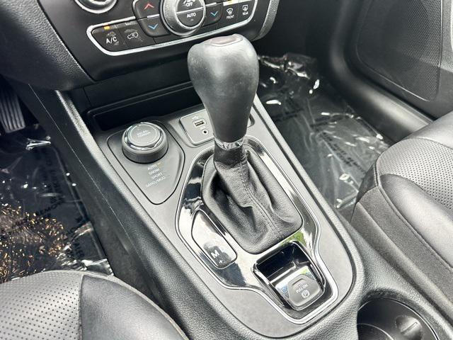 Photo of 2022 Granite Crystal Metallic Clearcoat Jeep Cherokee