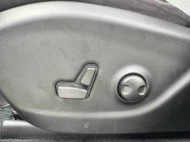 Photo of 2022 Granite Crystal Metallic Clearcoat Jeep Cherokee