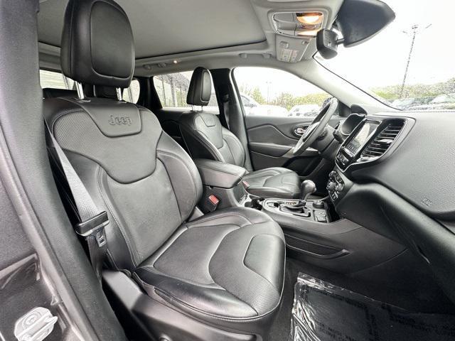 Photo of 2022 Granite Crystal Metallic Clearcoat Jeep Cherokee