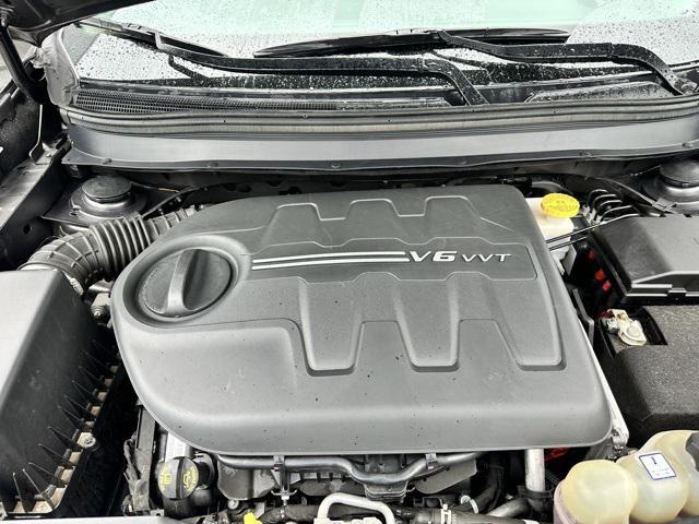 Photo of 2022 Granite Crystal Metallic Clearcoat Jeep Cherokee