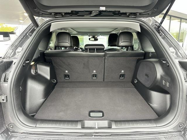 Photo of 2022 Granite Crystal Metallic Clearcoat Jeep Cherokee