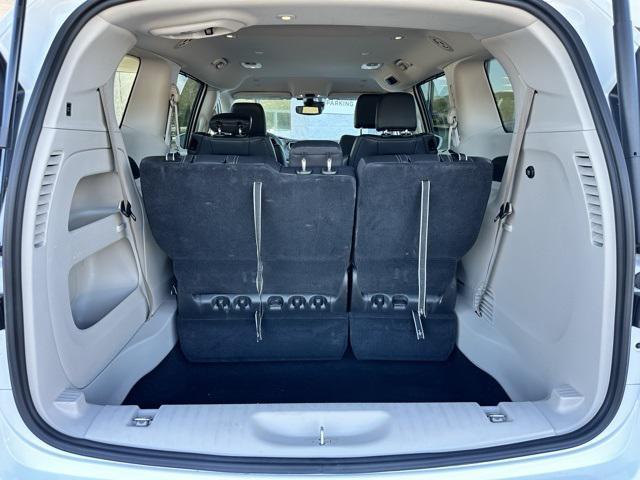 Photo of 2022 Bright White Clearcoat Chrysler Pacifica