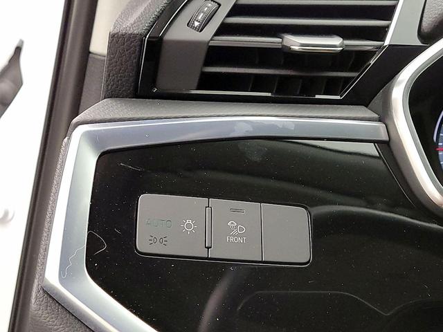 Photo of 2022 White Audi Q3