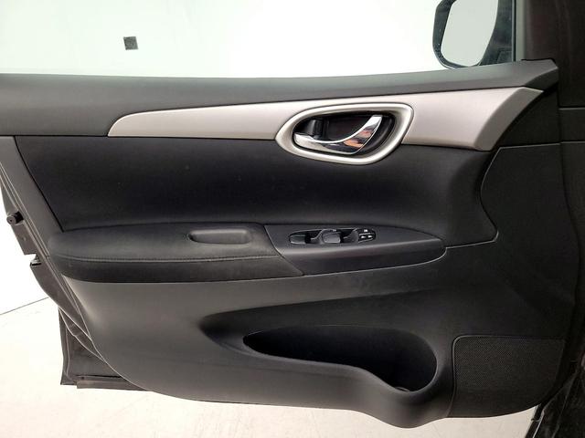 Photo of 2013 Black Nissan Sentra