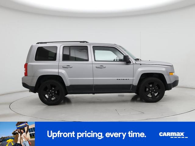 Photo of 2015 Gray Jeep Patriot